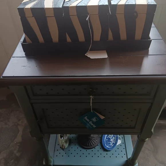 Zebra boxes. 51/4wx51/2" tall - Picture 3 of 4